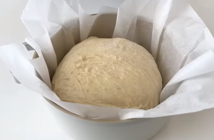 Tencerede ekmek yapımı
